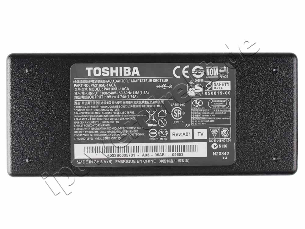 Original 90W Toshiba Satellite C850D-M0010 Netzteil Ladegerät